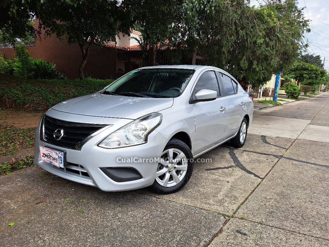NISSAN Versa 2017