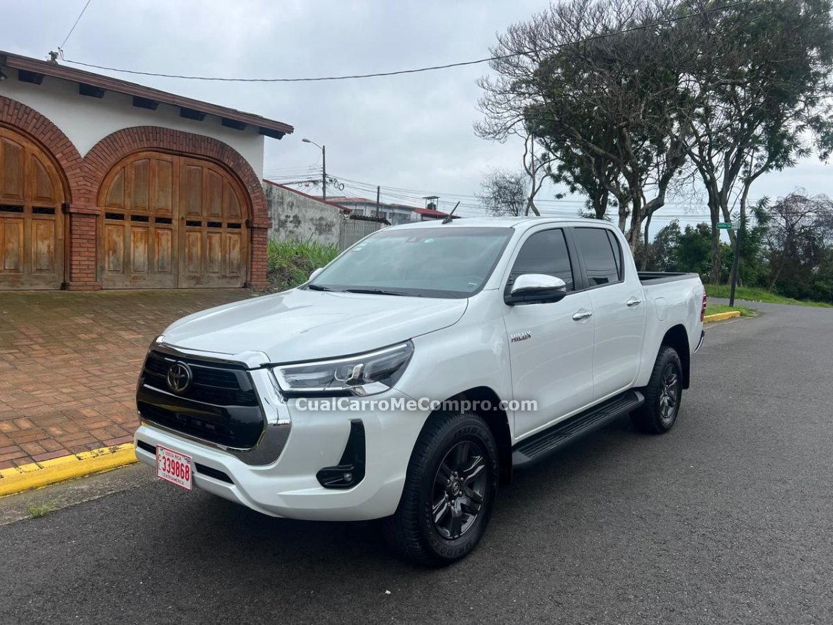 TOYOTA HILUX SRV 2023