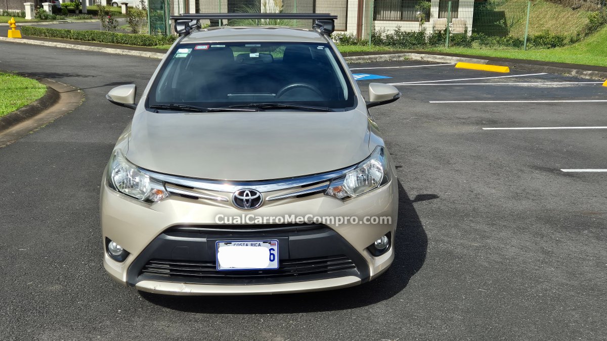 TOYOTA Yaris 2017