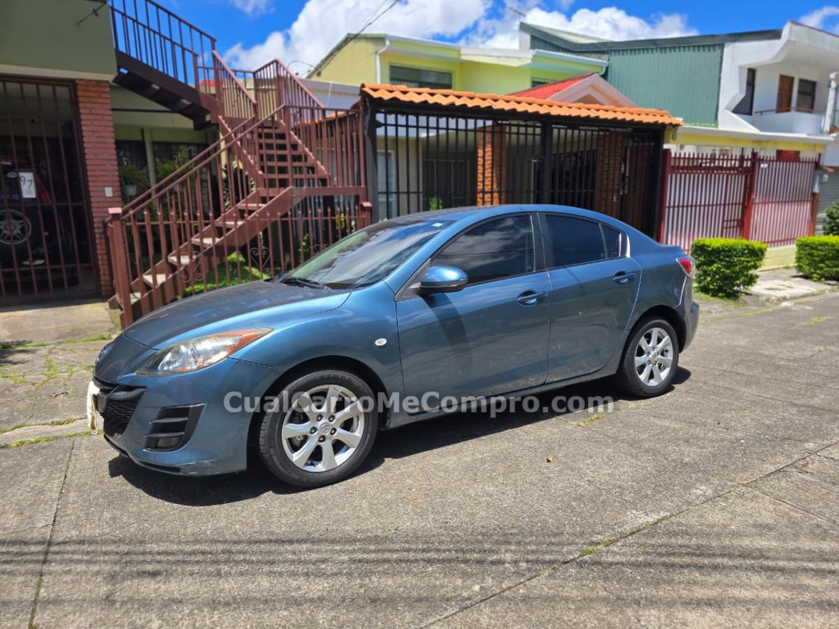 MAZDA 3 2010