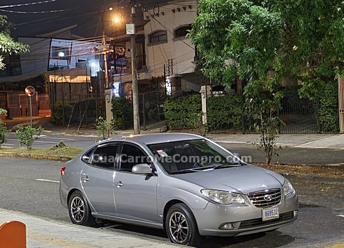 HYUNDAI Elantra 2011 (Vendido)