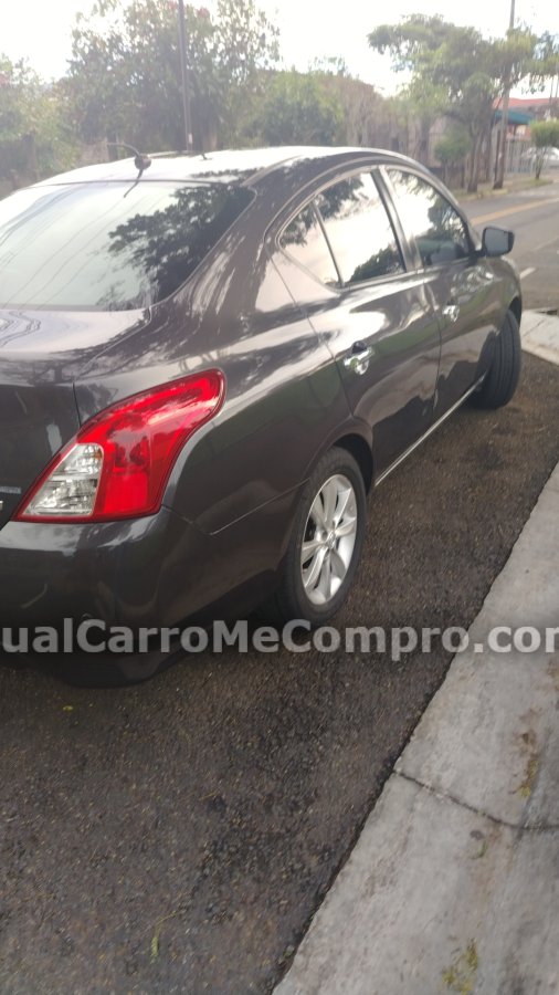 NISSAN Versa 2015