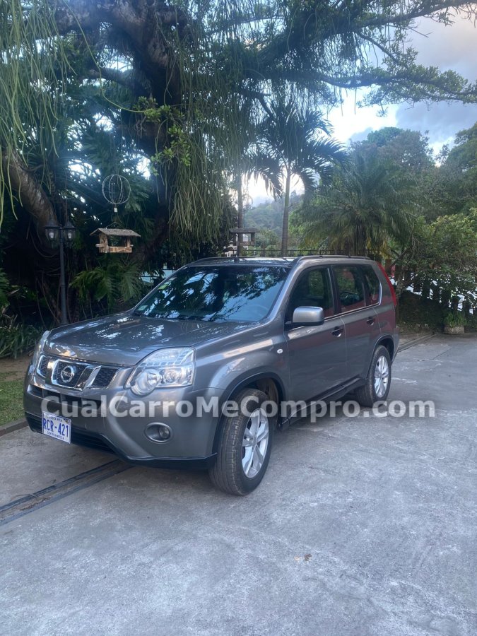 NISSAN X-Trail 2013