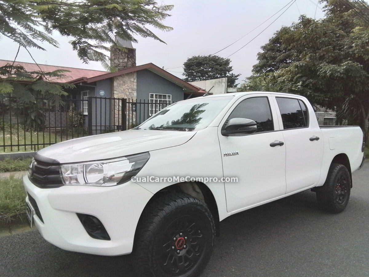 TOYOTA Hilux 2024