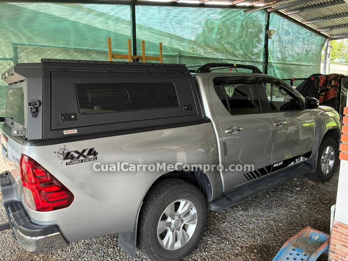 TOYOTA Hilux 2019