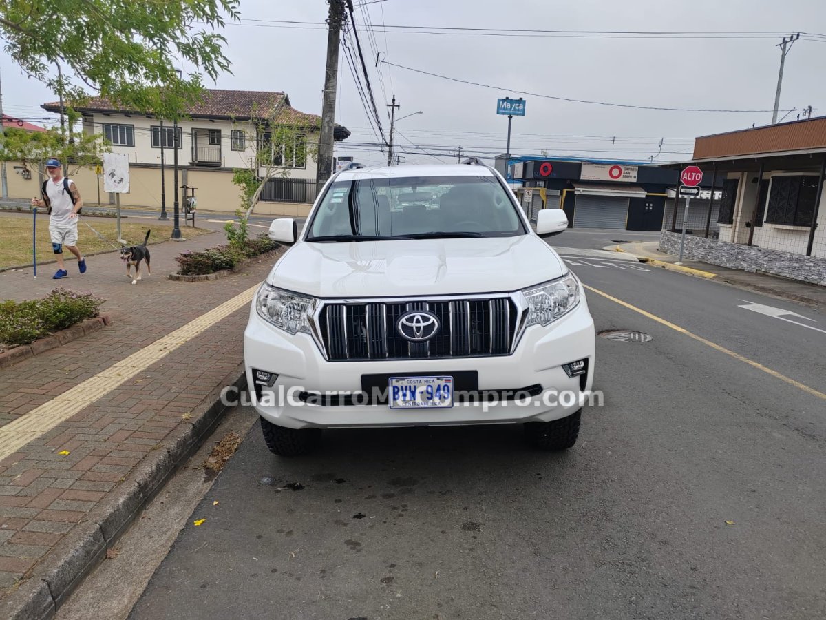 TOYOTA Prado 2022