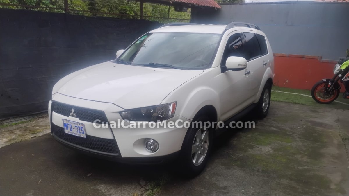 MITSUBISHI Oulander 2013