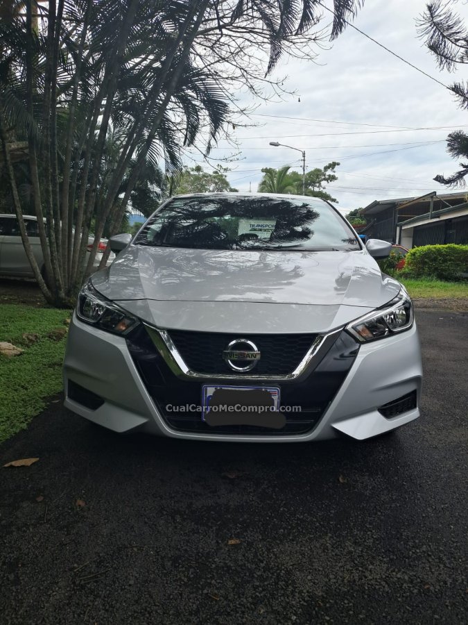NISSAN Versa 2022