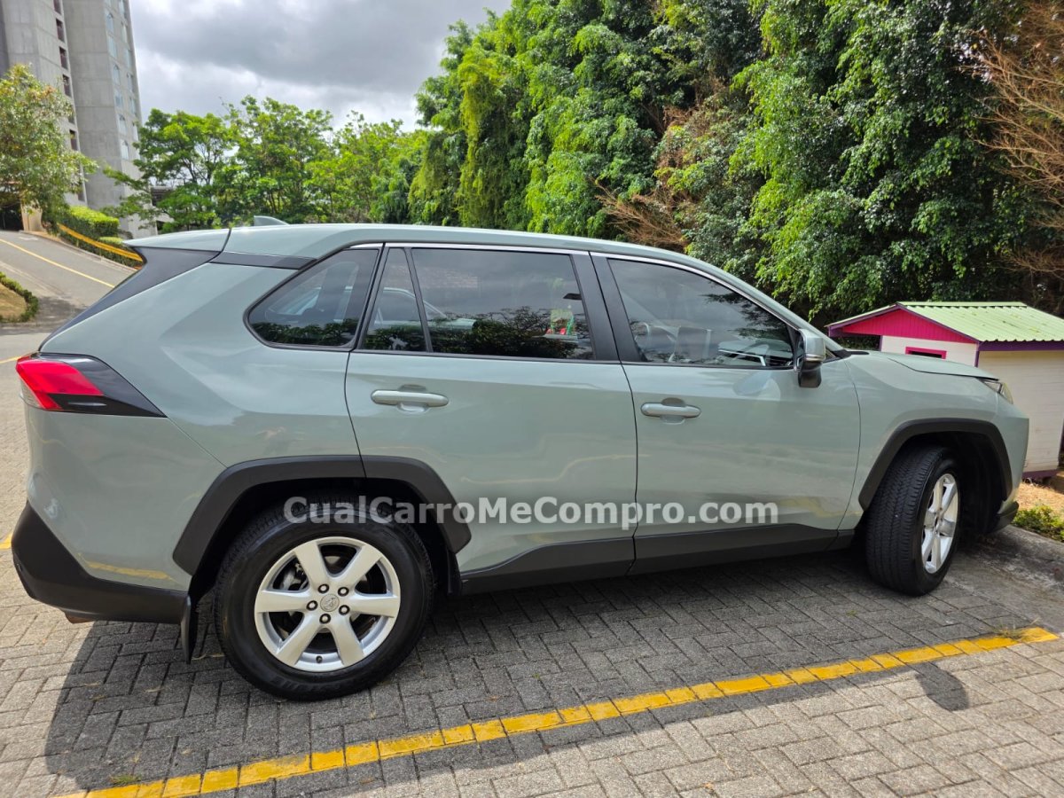 TOYOTA RAV4 2020
