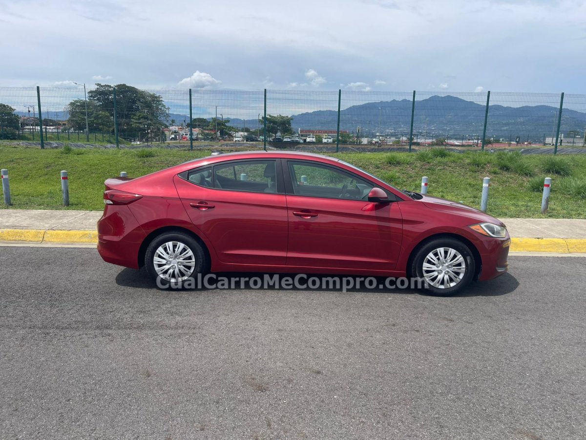 HYUNDAI Elantra SE 2017