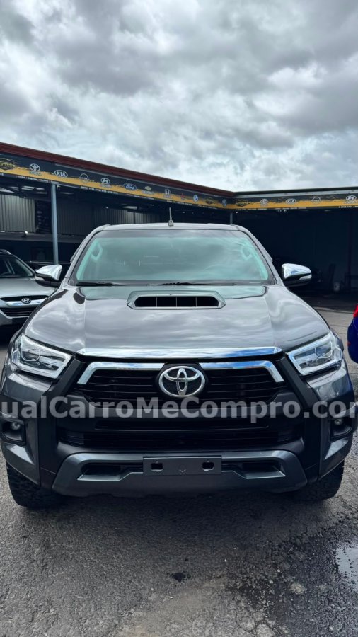 TOYOTA Hilux 2016