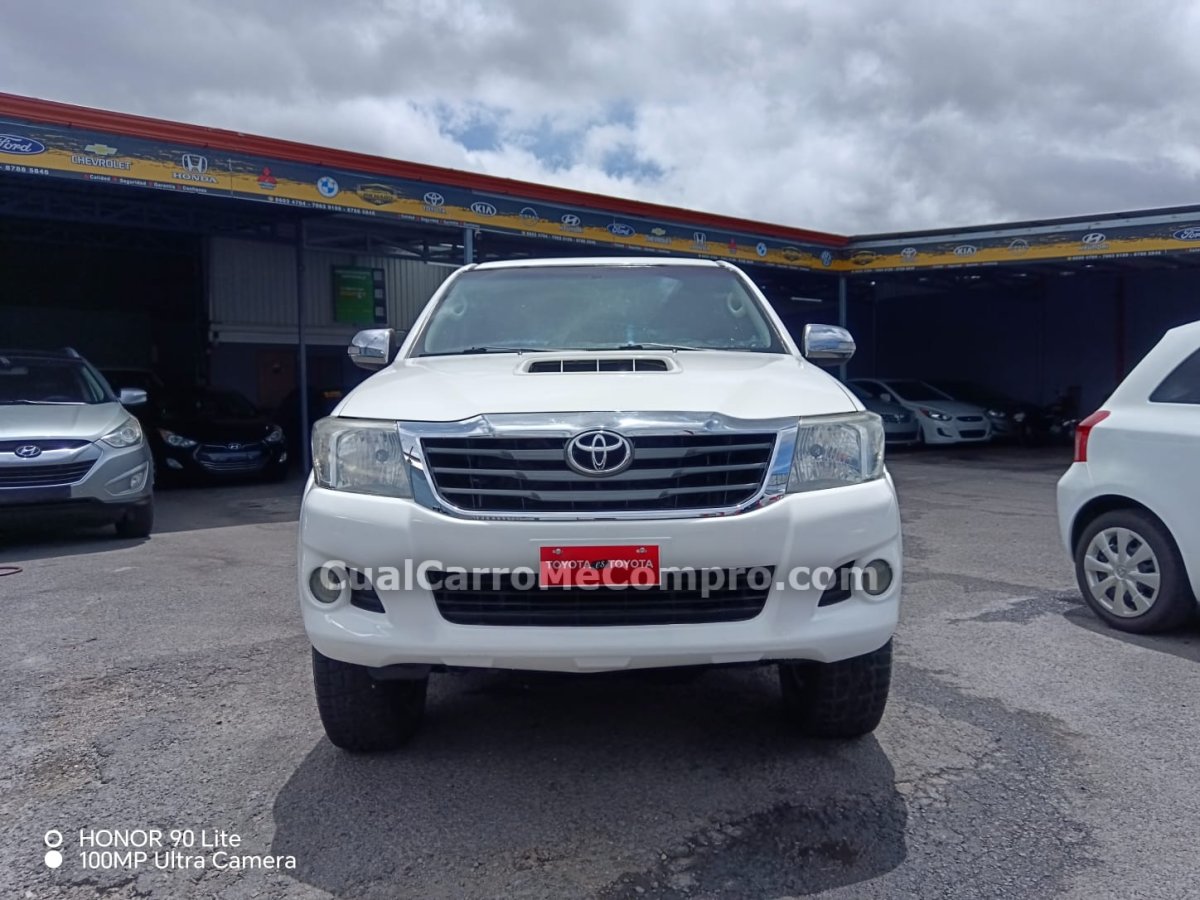 TOYOTA Hilux 2014