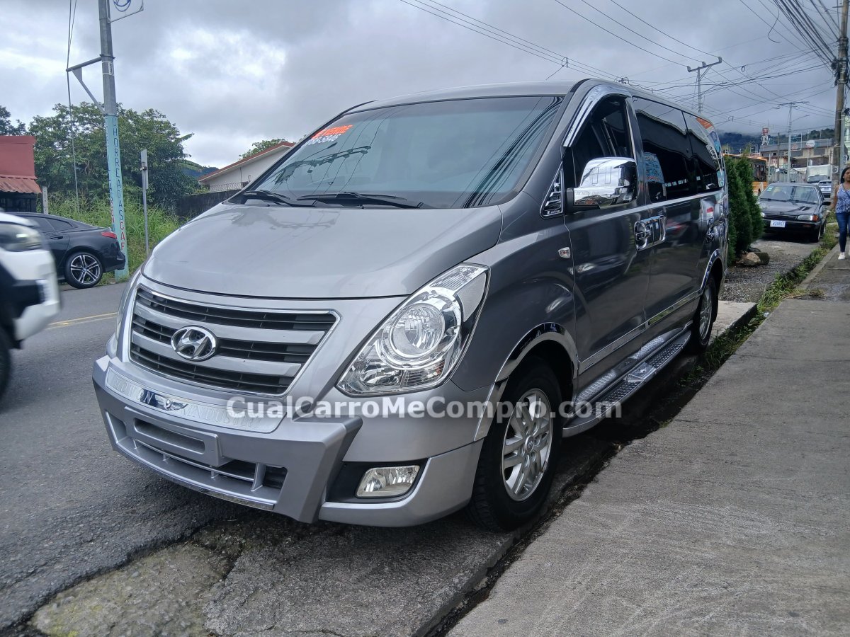 HYUNDAI Starex 2017