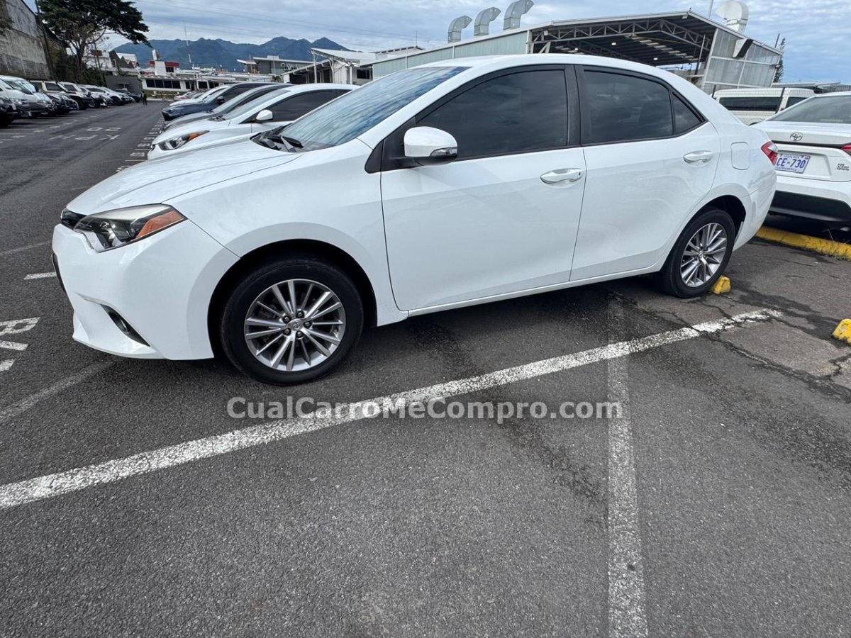 TOYOTA Corolla 2015