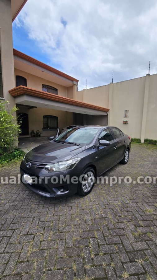TOYOTA Yaris 2017