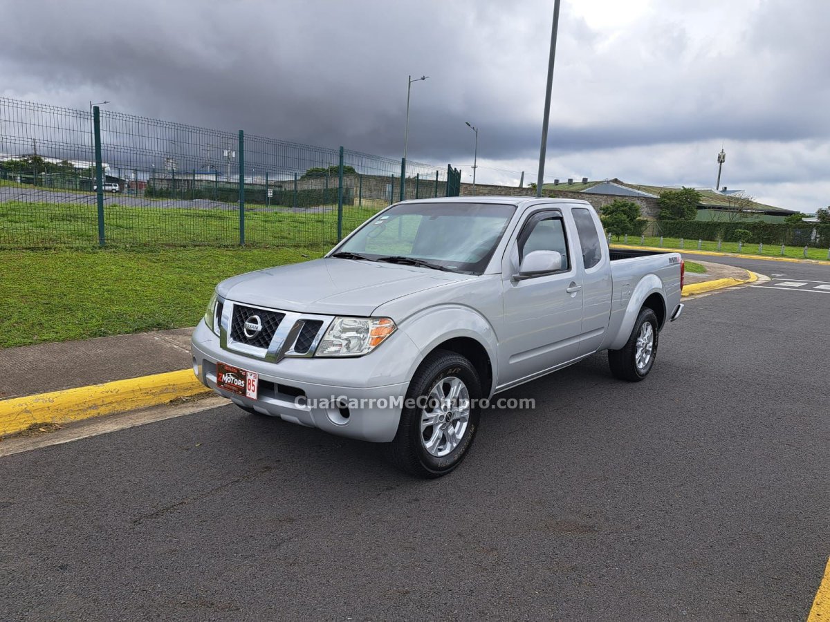 NISSAN Frontier 2012