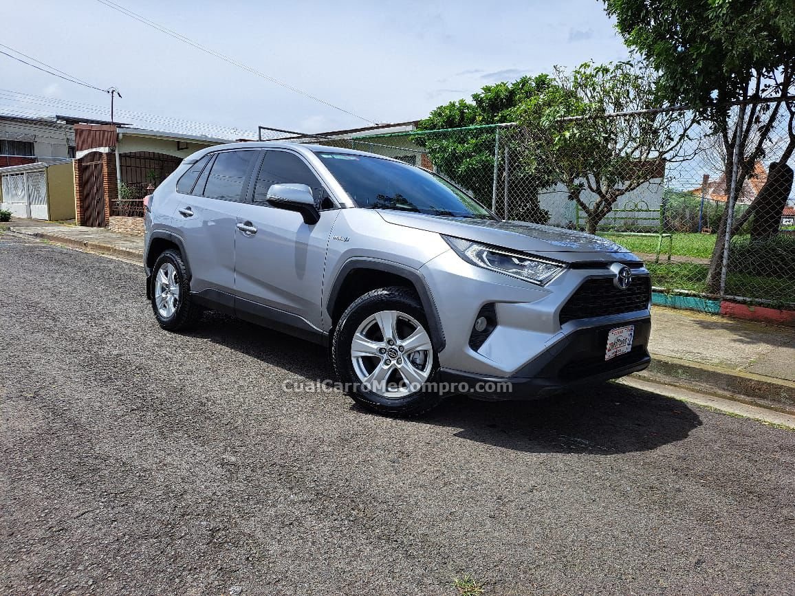 TOYOTA RAV4 XLE 2020